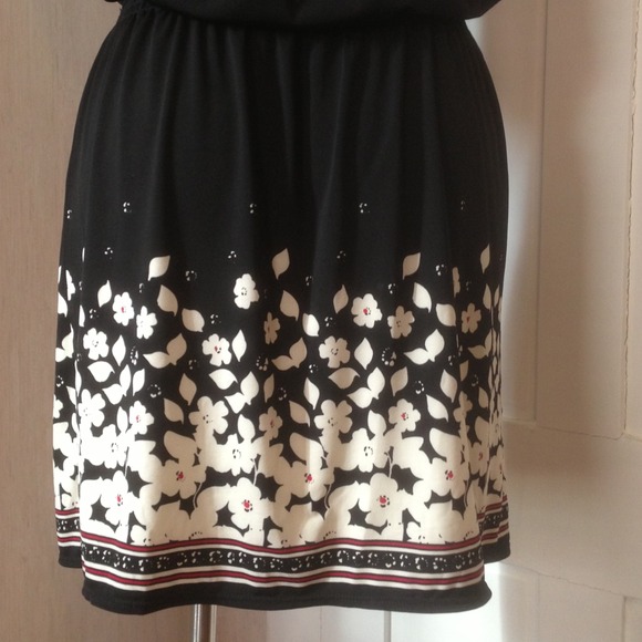 Max Studio dress - Picture 4 of 4