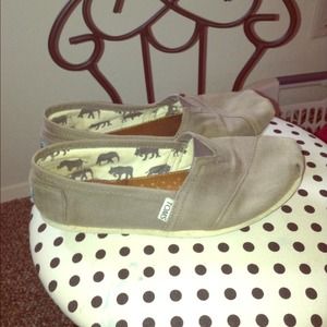 Gray Classic TOMS