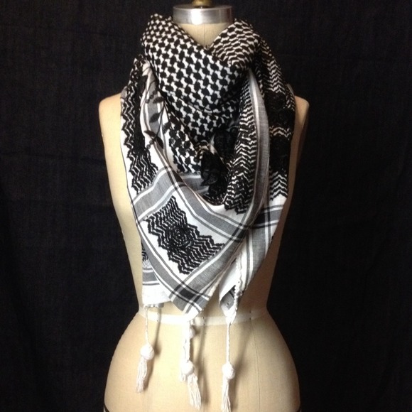 Black/White "REVERSIBLE" Woven Embroidered Scarf
