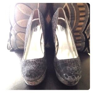 Charlotte Russe heels 4"