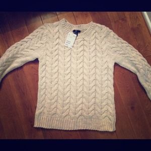 🎉HOST PICK 2/2🎉 NWT H&M Sweater