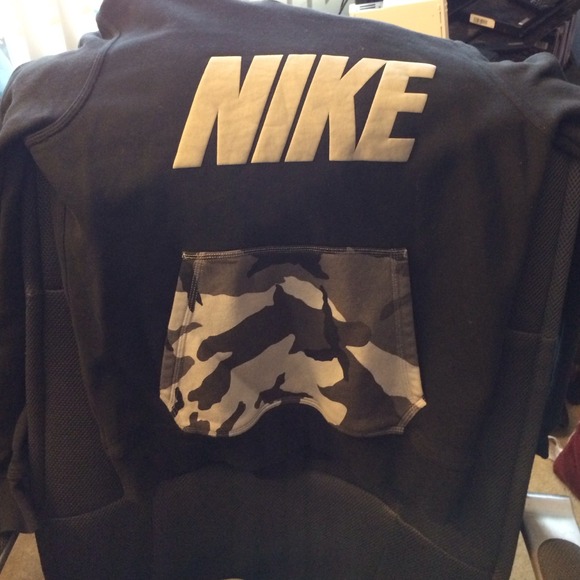RESERVED Nike hoodie