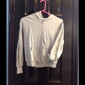 Zip-up hoodie with lace sleeve