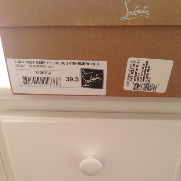 🚫SOLD🚫 🎉 HOST PiCK 🎊 CHRiSTiAN LOUBOUTiN SHOES - Picture 4 of 4