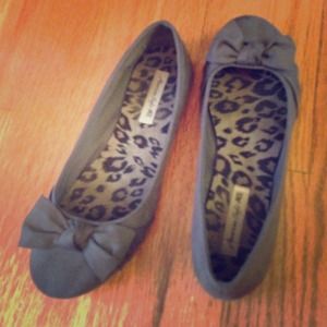 Grey American eagle bow flats