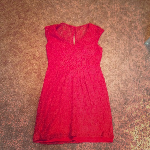 Red lace dress - Picture 1 of 1