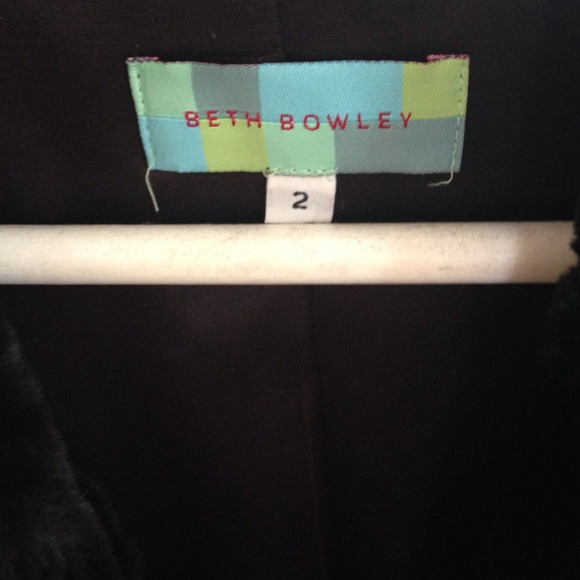 Cropped Jacket - Picture 3 of 4