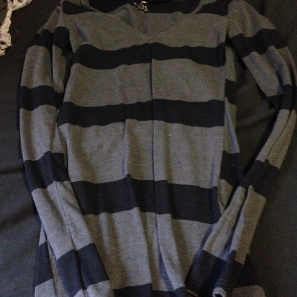 rue 21 shirt small