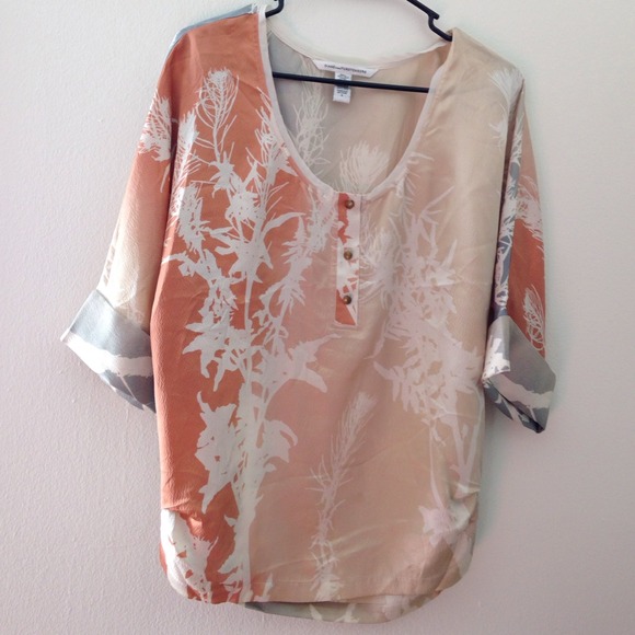Diane von Furstenberg Tops - Diane Von furstenberg silk blouse