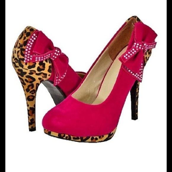 Platform pumps fuchsia