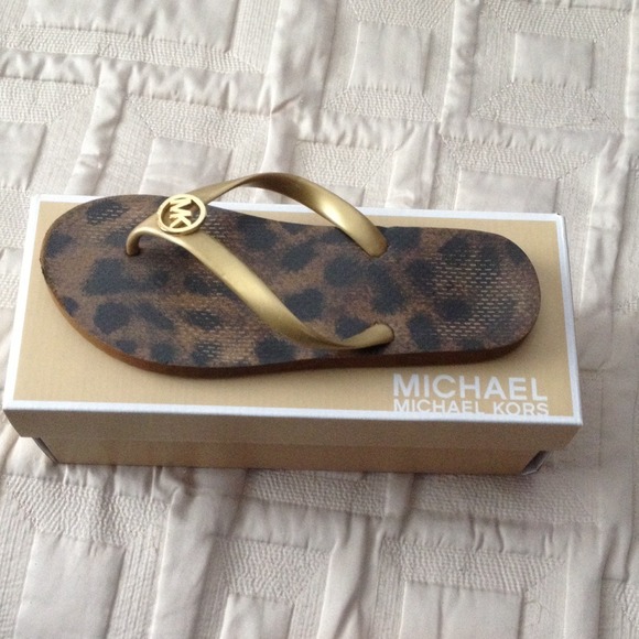 🚫sold🚫Michael Kors flip flops