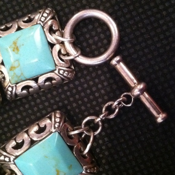TRADED. Sterling silver & Torquise bracelet - Picture 3 of 4