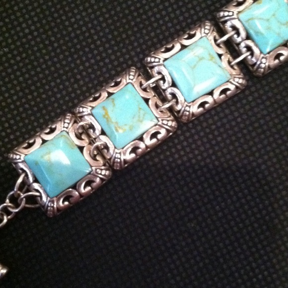 TRADED. Sterling silver & Torquise bracelet - Picture 4 of 4