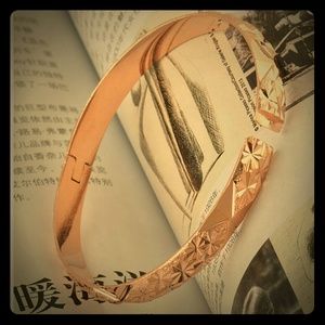 Gold Filled Bangle NWOT