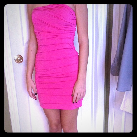 Dresses & Skirts - Pink strapless dress 
