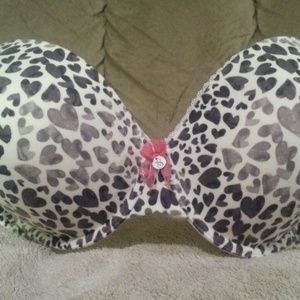 Victoria's Secret lined perfect coverage bra.