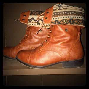 Brown combat boots, Size 5.5 - 6 ON HOLD