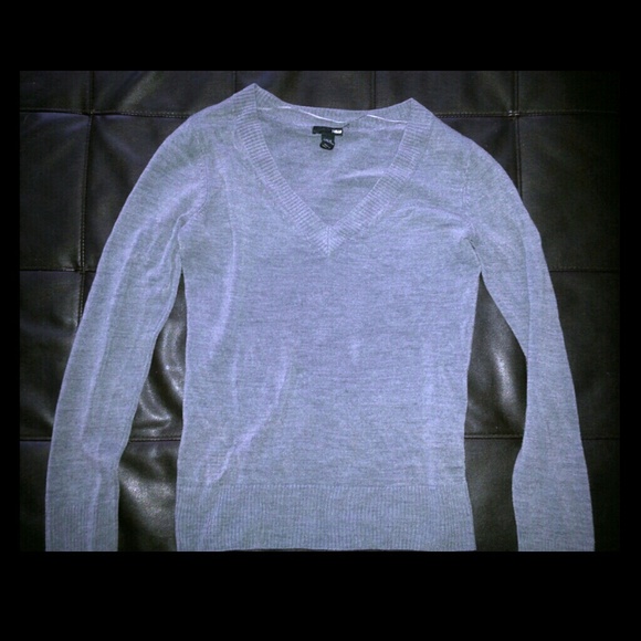 H&M grey sweater. Medium. Like new!