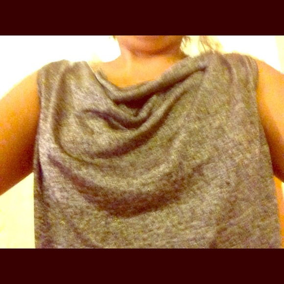 Low cut sleeveless top