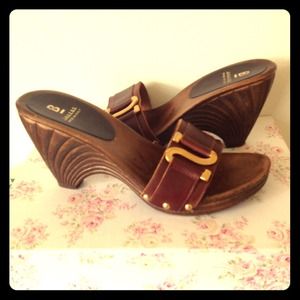 Shoes - 🎉 Host Pick 🎉 Brown Platforms Shoes - 🎉 Host Pick 🎉 Brown Platforms