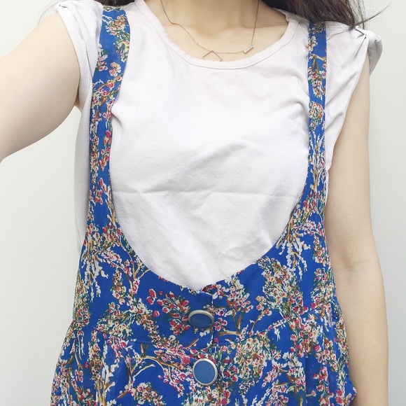 Blue Floral romper - Picture 3 of 4