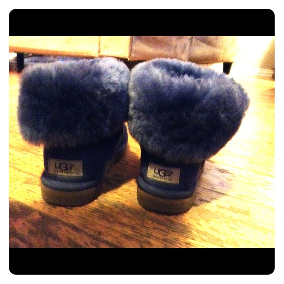 Size 6 authentic UGG