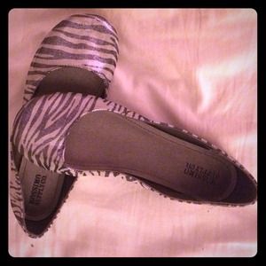 Metallic shimmer zebra flats!