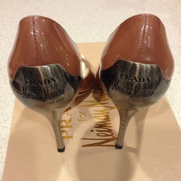 Limited addition Niemen Marcus PRADAS. NEW IN BOX - Picture 2 of 4