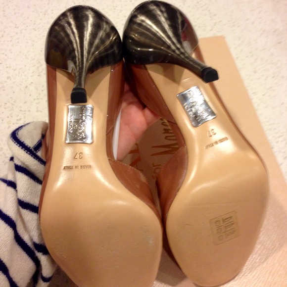 Limited addition Niemen Marcus PRADAS. NEW IN BOX - Picture 4 of 4