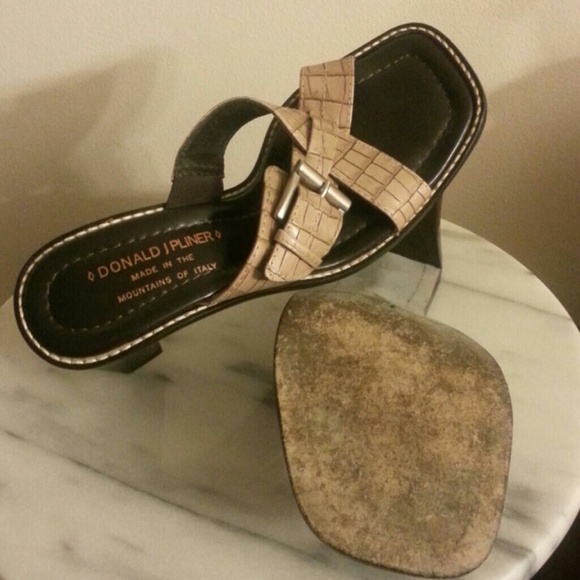 Awesome Donald J Pliner Criss Cross Sandals!! - Picture 2 of 4