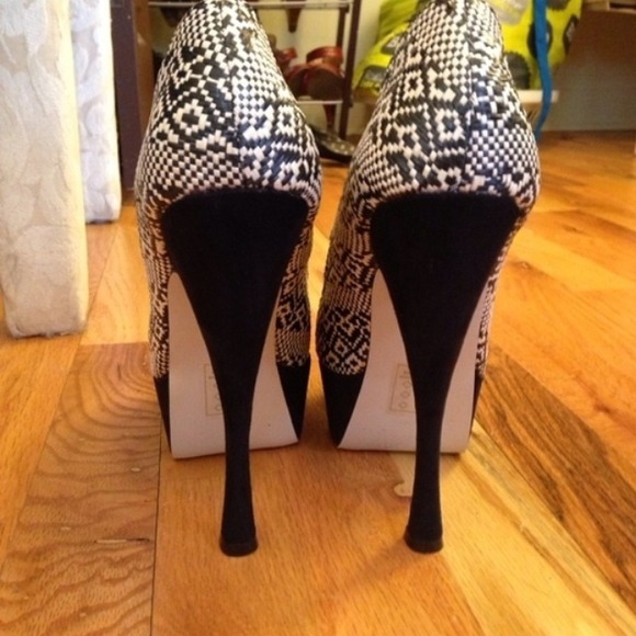 Gorgeous platform stilettos!! - Picture 3 of 4