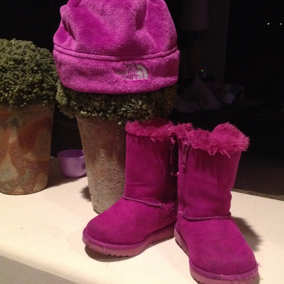 The North Face toddler hat with matching boots