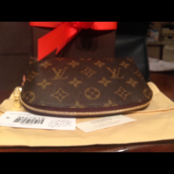 Authentic Louis Vuitton Pouch Additional Pictures
