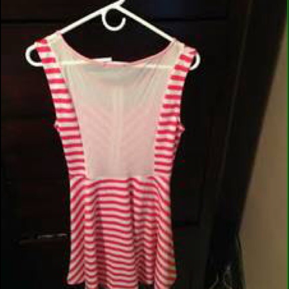 Pink and white dress - Picture 2 of 2