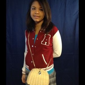 Cute small cross body.