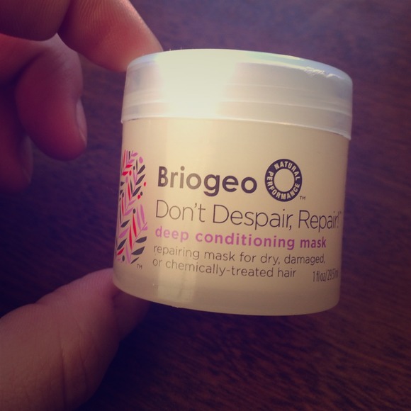 HOLD!Briogeo deep conditioning hair mask BRAND NEW