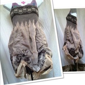 @Karenrholley Unique dress! So incredible..