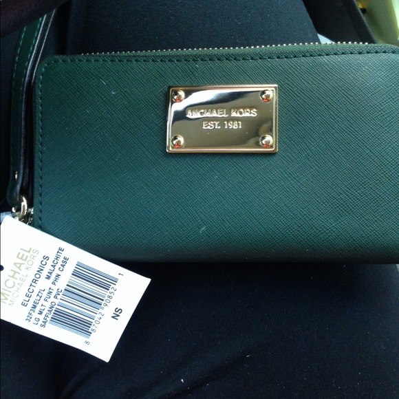 NWT Michael Kors wristlet wallet..