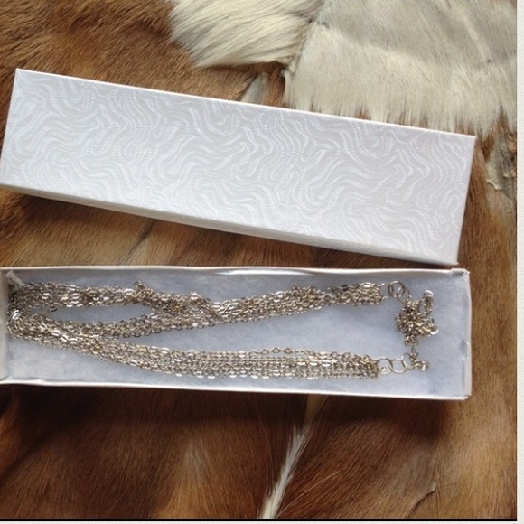 Sold In Bundle Silver color cute necklace - Picture 3 of 4