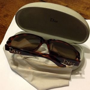 Dior brown tortoise sunglasses no scratches !!