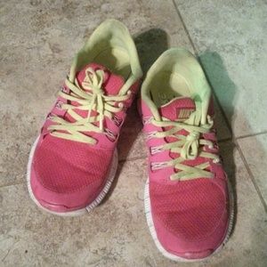 Lightly used nike 8.5 2013 free run