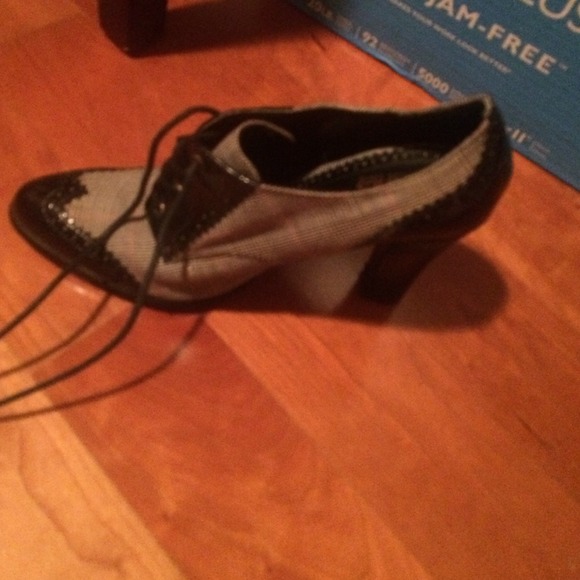 Oxford heels
