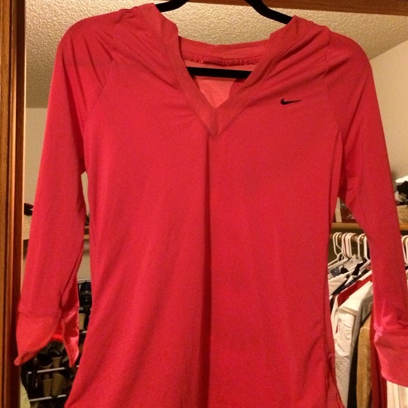 NIKE FIT DRY