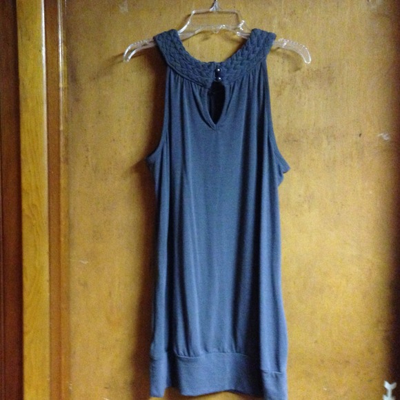 Top - Picture 2 of 4