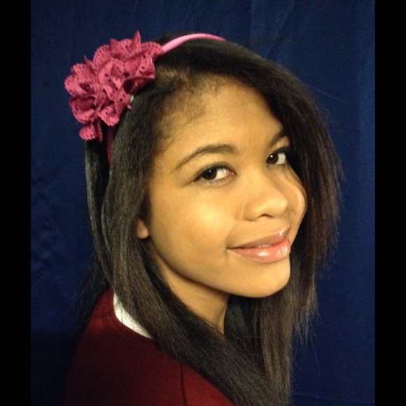 (NEW) crochet fuchsia flower headband{SOLD} - Picture 1 of 2