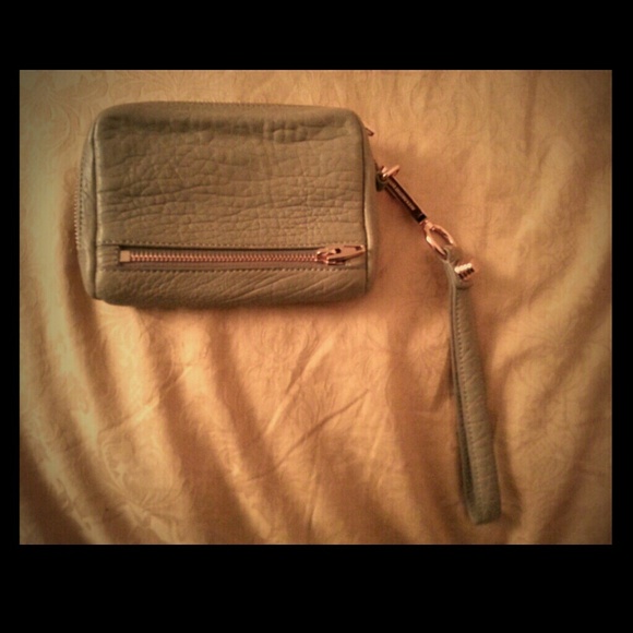 Fumo wristlet in Latte w/rose gold hardware - Picture 1 of 4