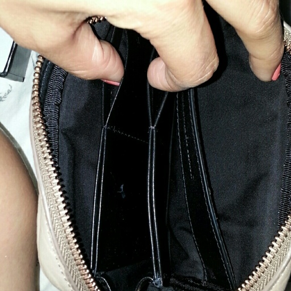 Fumo wristlet in Latte w/rose gold hardware - Picture 4 of 4