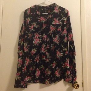 Button up flower top