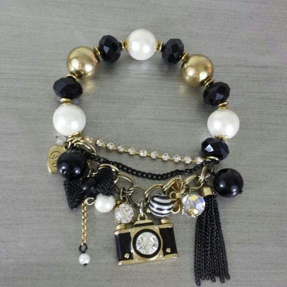 🎀 Betsey Johnson Bracelet