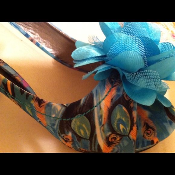 Turquoise Dolce by Mojomoxy heels. - Picture 2 of 2
